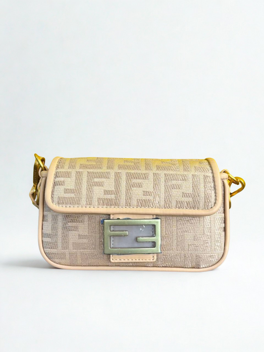 FENDİ Mini Askılı Çanta