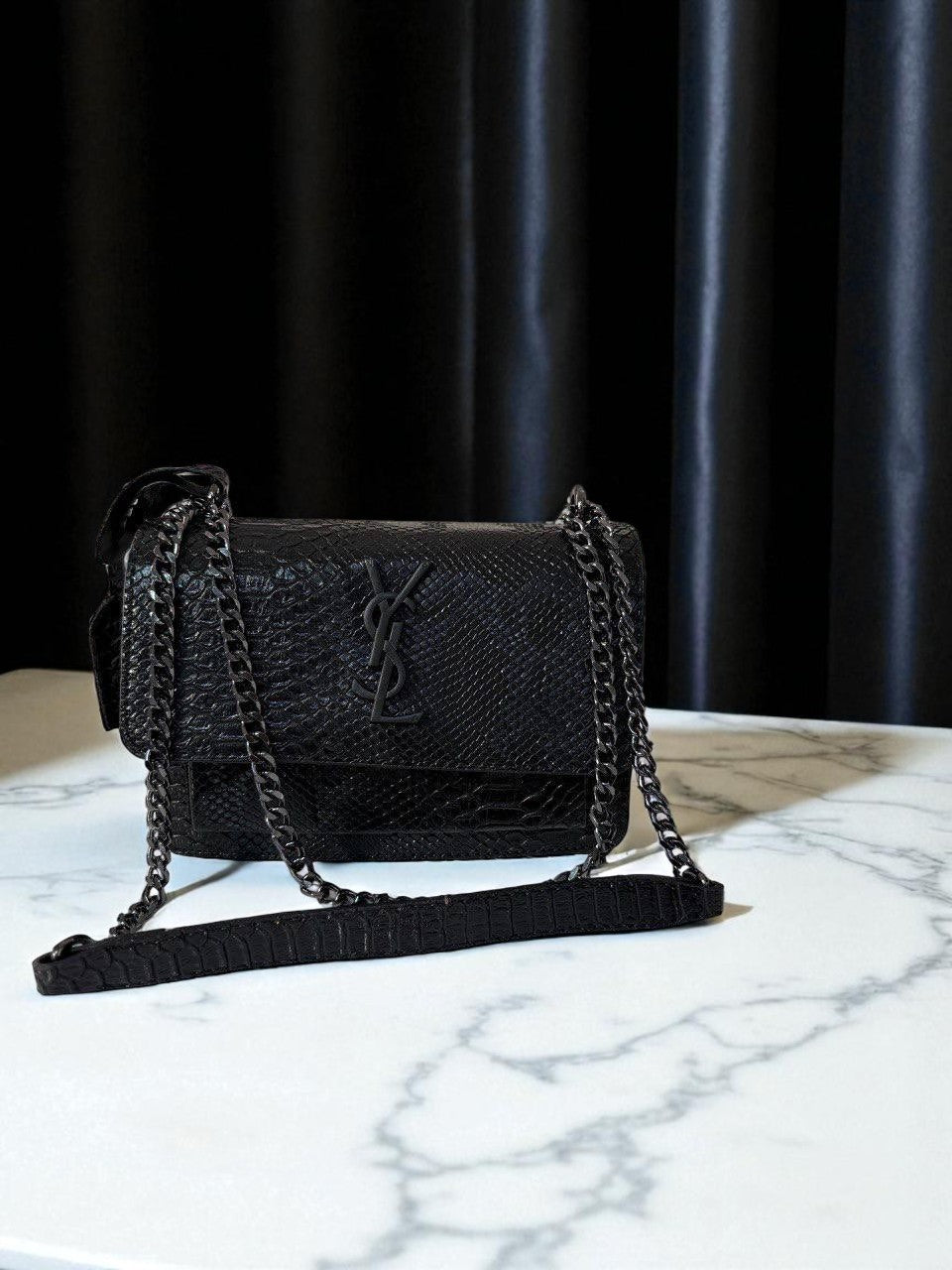 Yves Saint Laurent Kapaklı Çanta