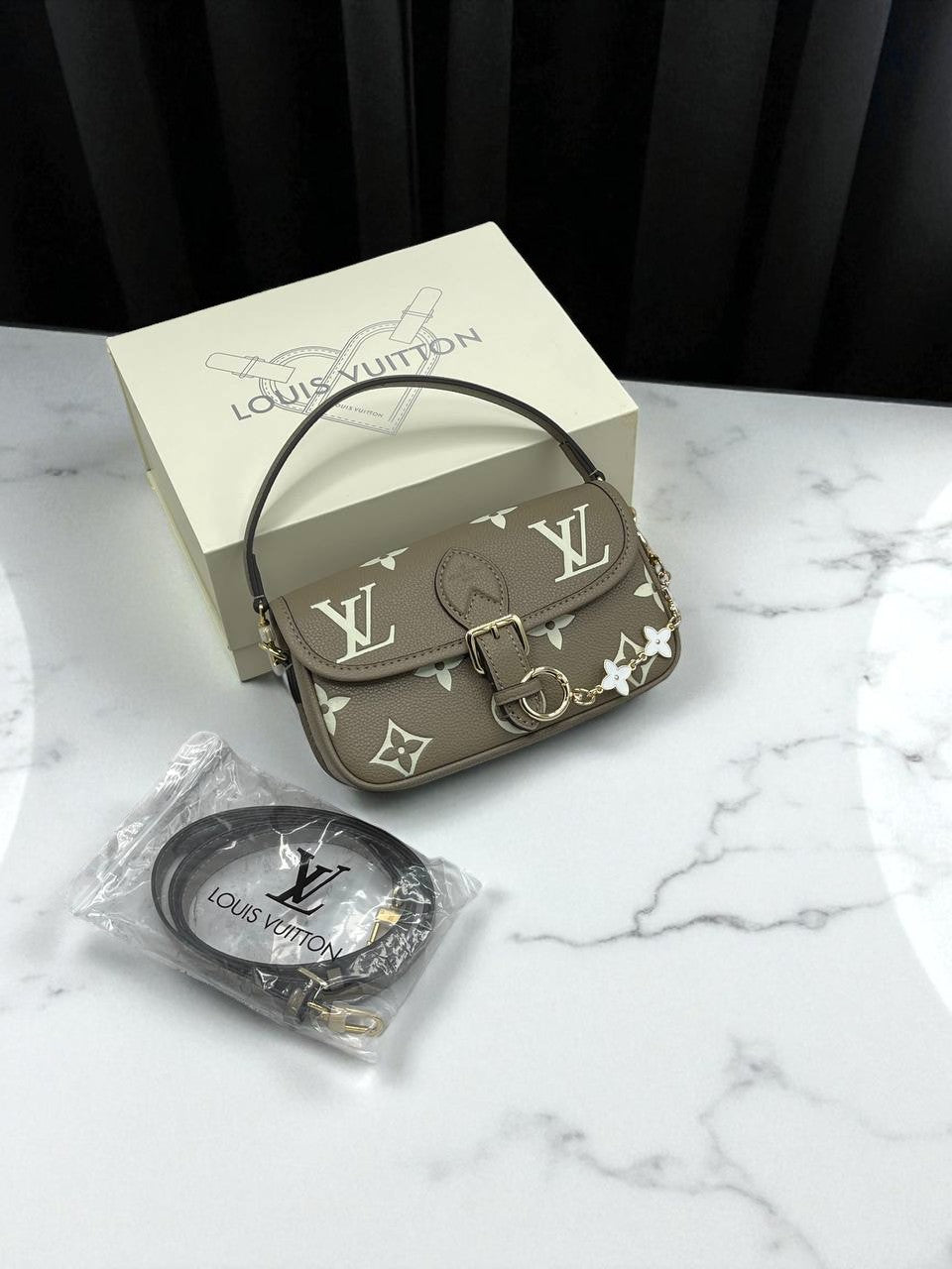 LOUİS VUİTTON İTHAL MİNİ MONOGRAM