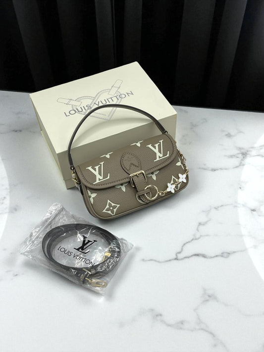 LOUİS VUİTTON İTHAL MİNİ MONOGRAM