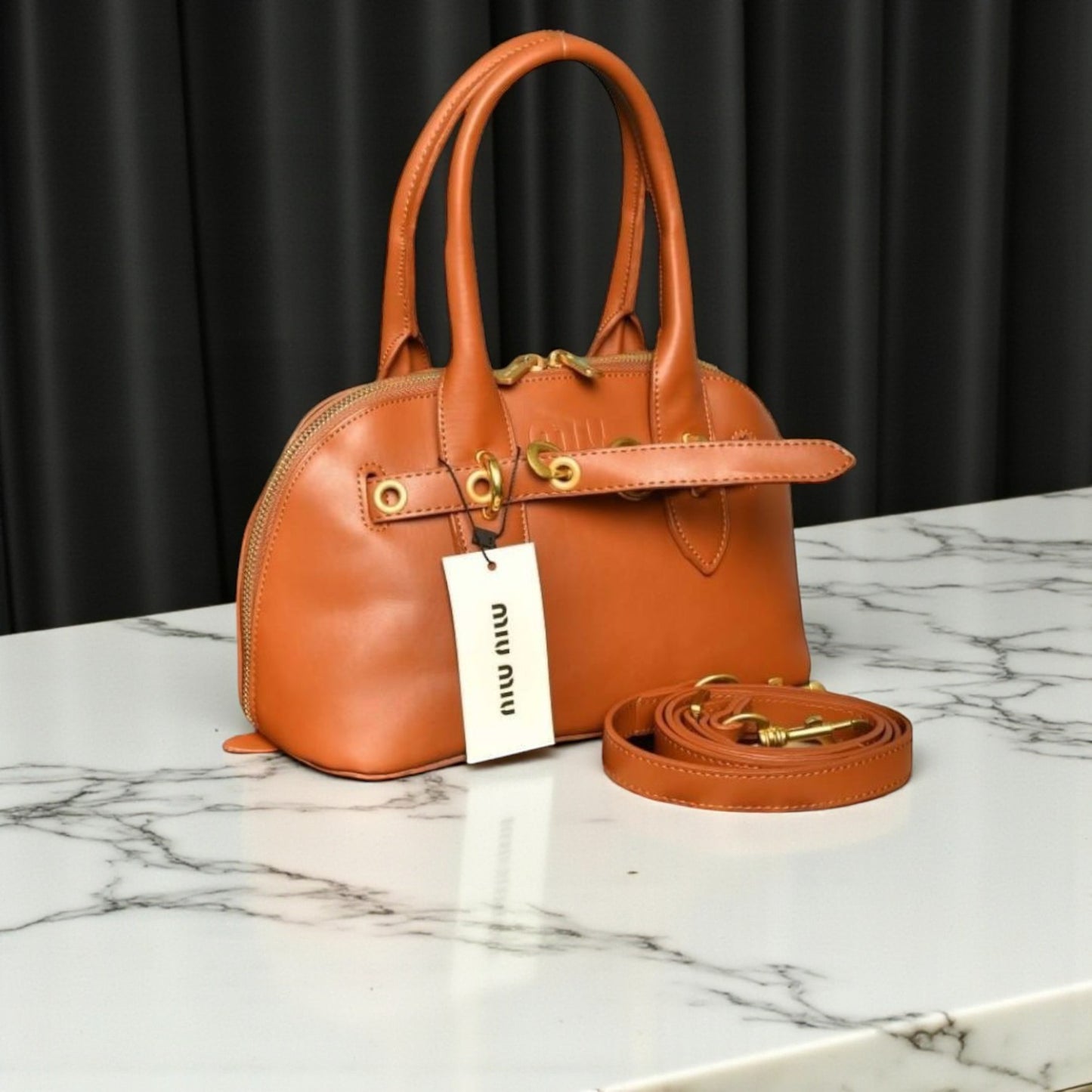 MİU MİU Rugan Çanta