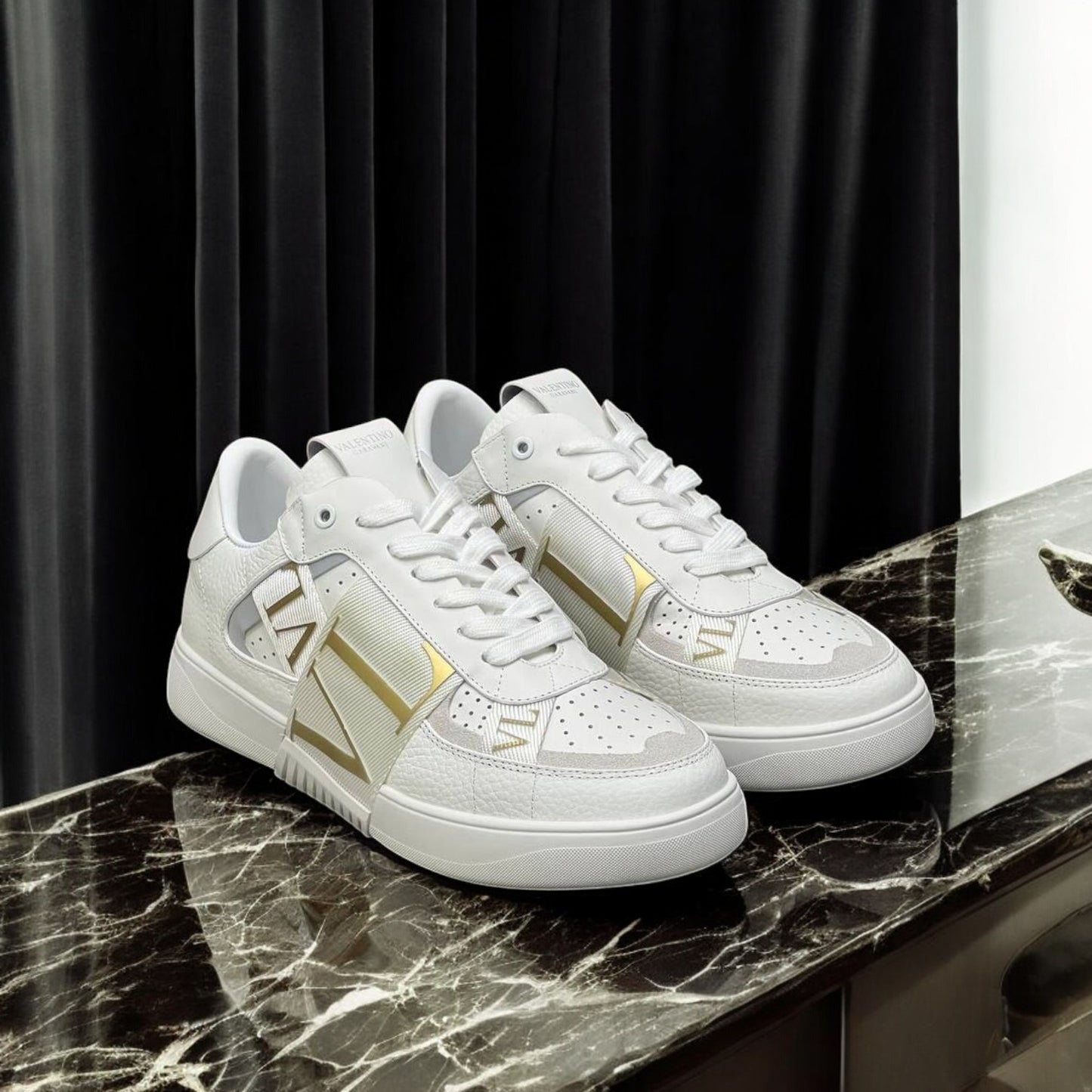 VALENTİNO GARAVANİ GOLD SNEAKER