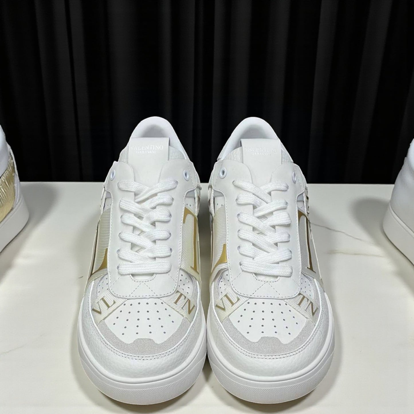 VALENTİNO GARAVANİ GOLD SNEAKER