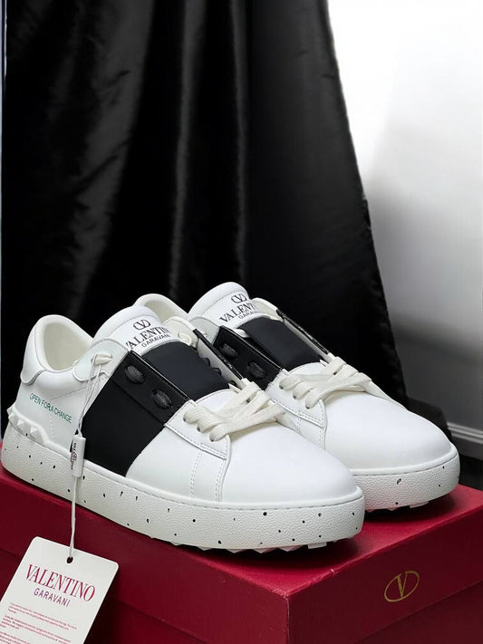 VALENTİNO BLACK WALK